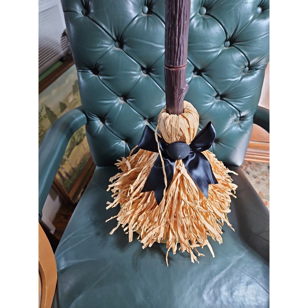 Floating Witch's Broom Haunted Dancing Enchanted Animated Witches Broomstick 36"